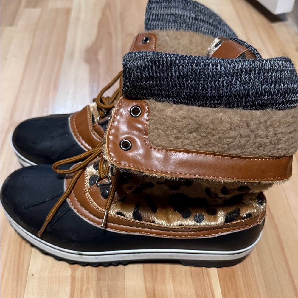 Stylish Black and Brown Winter Boots size 8